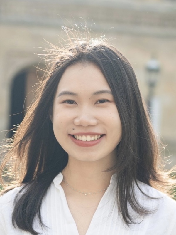  Yayan Tan
